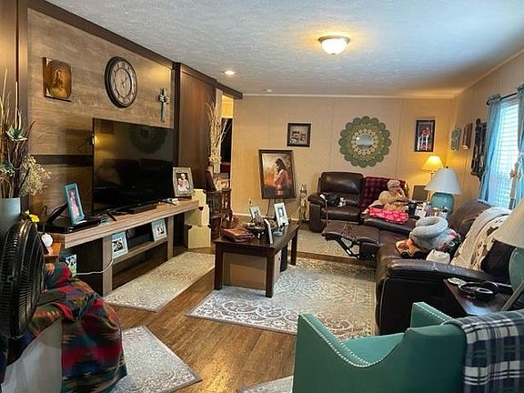 2nd image of 16933 Lake Christiana Ct