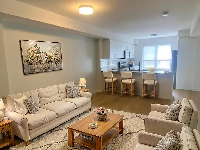 205 W Oak Trl #18 — Photo 7