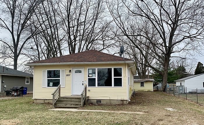 1st image of 1207 Parker Ave