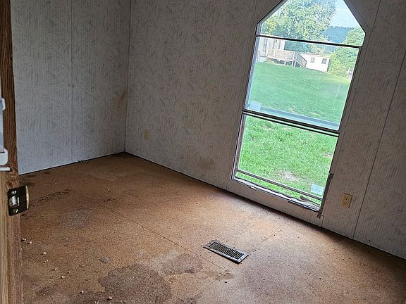 5th image of 1 Colony Dr #1