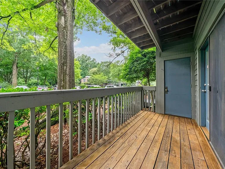 113 Tuxworth Cir — Photo 35