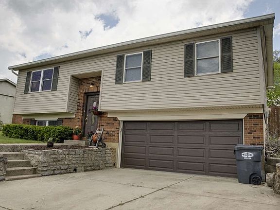 3rd image of 12 Willowood Ln