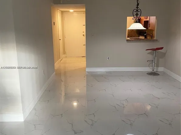 11307 SW 200th St APT 106B, Miami, FL 33157