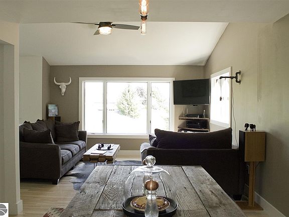 5th image of 853 Glastonbury Cir