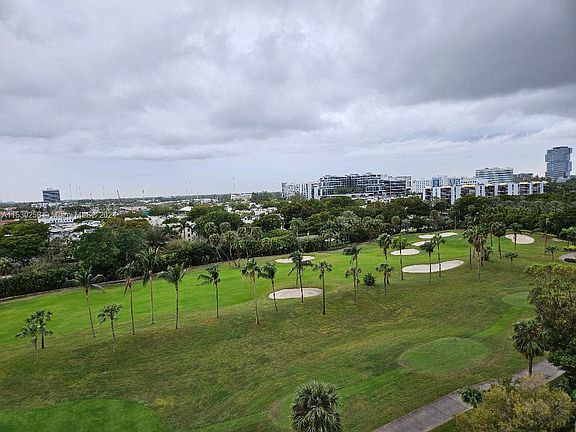 4th image of 20335 N Country Club Dr APT 910