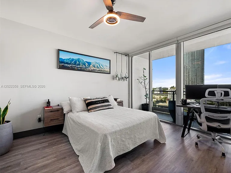 92 SW 3rd St #1607 — Photo 9