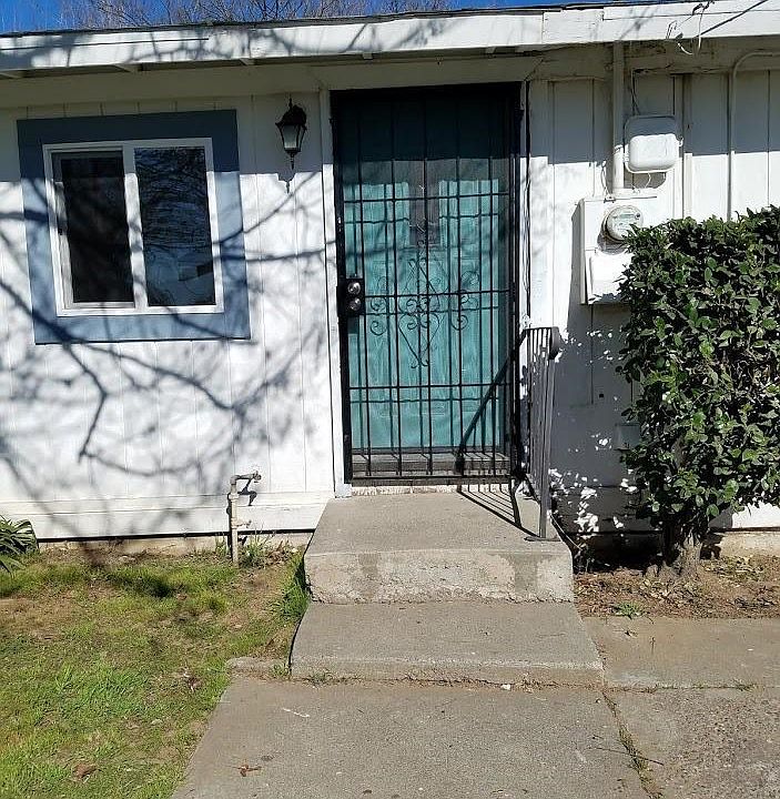 2nd image of 109 Goss Ct