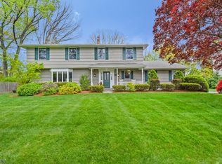 796 Charnwood Ave, Wyckoff, NJ 07481