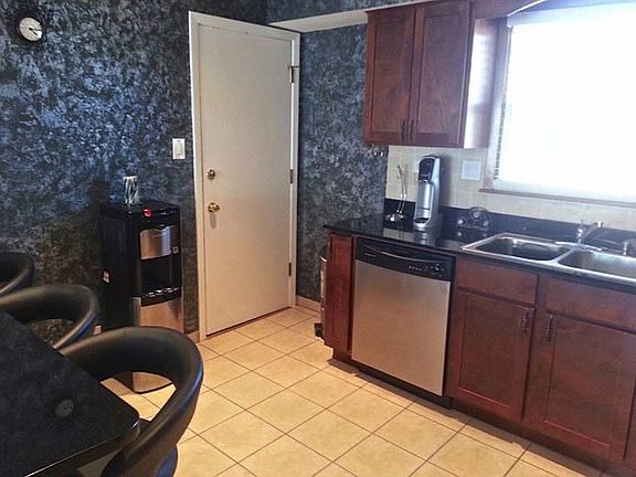 5th image of 3519 N Central Ave #3C