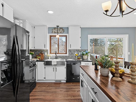2nd image of 8330 Fawn Lake Dr NE