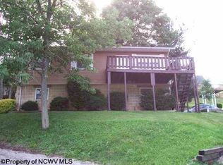 2279 Meadows Dr, Morgantown, WV 26505