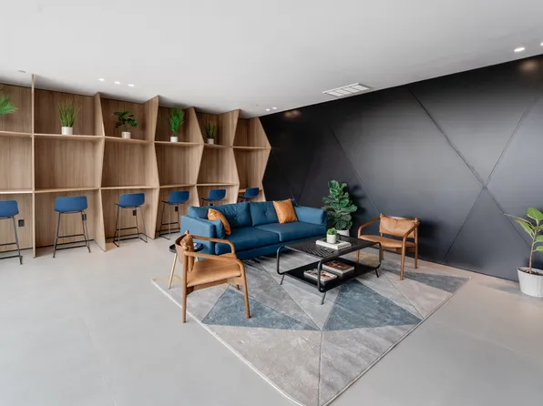 569 Pavonia Avenue image 11 of 17