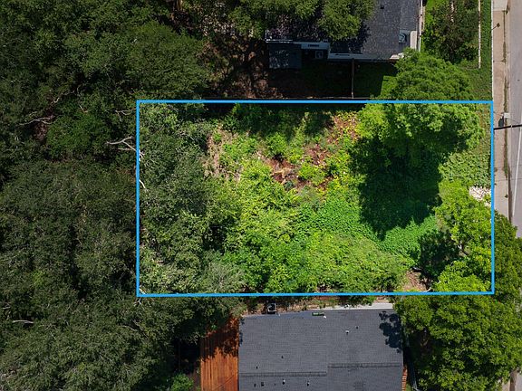 2nd image of 3600 Oak Springs Dr