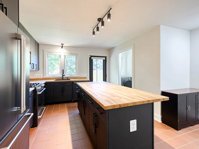 630 S Paca St — Photo 10