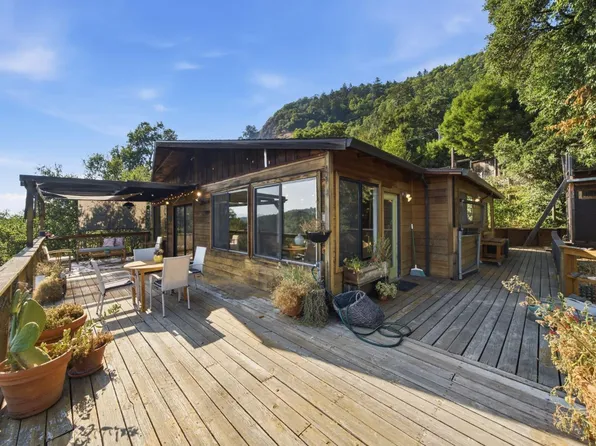 2031 Madrone Avenue, Healdsburg, CA 95448