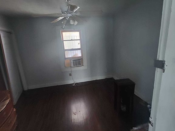 4th image of 1258 N Belleview Pl