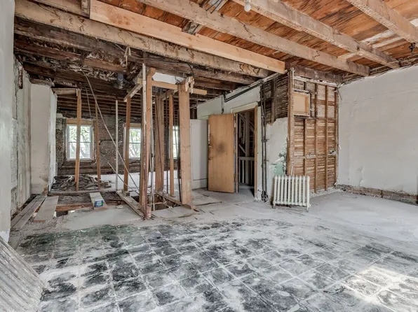 122 Hoyt Street image 34 of 57