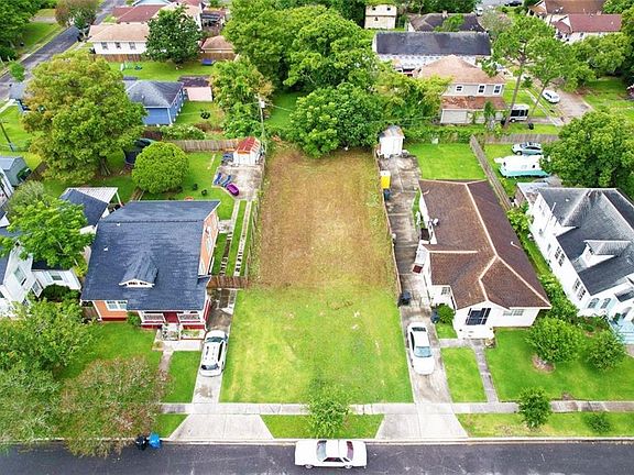 3rd image of 1509 Bodenger Blvd