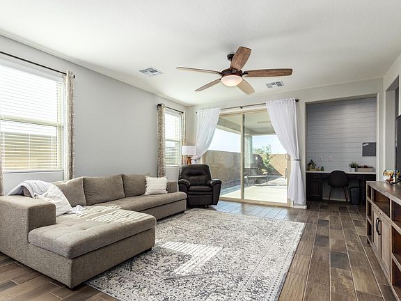 3rd image of 25804 N Thornhill Dr