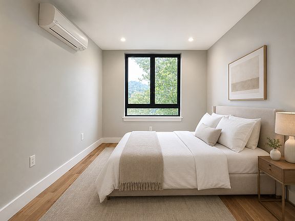 4th image of 104 E 51st St #4B