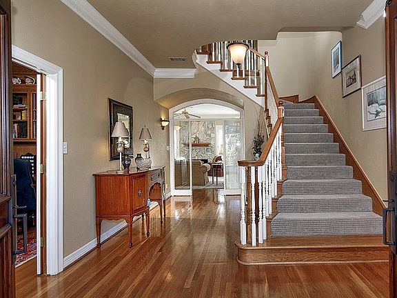 4th image of 22 Watertree Dr