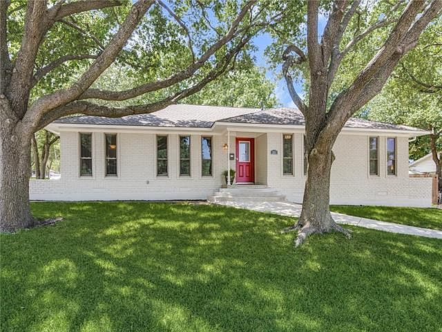 1st image of 301 Highland Dr