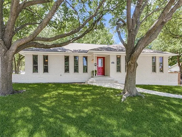 301 Highland Dr