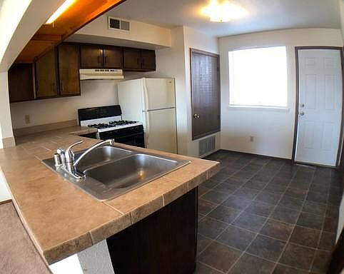 2nd image of 905 N Tucker Ave APT 4