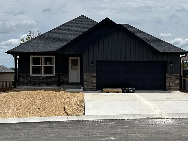 932 Cottage Hill Way — Photo 1