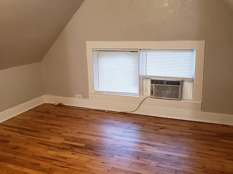 702 College St #3 — Photo 10