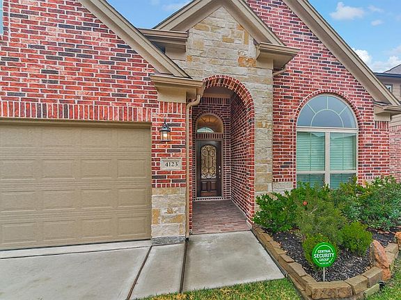 3rd image of 4123 Grand Sunnyview Ln