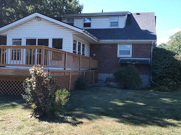 2nd image of 1220 W Seymour Ave