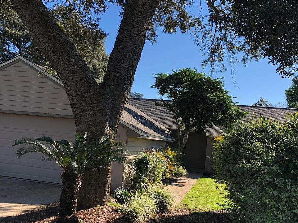 1st image of 100 Lake Lorraine Cir
