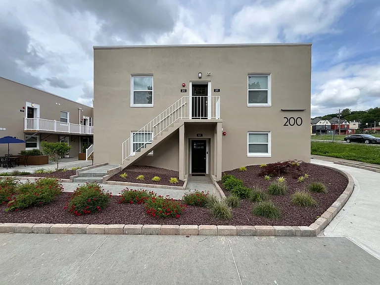 200 Amber St — Photo 7