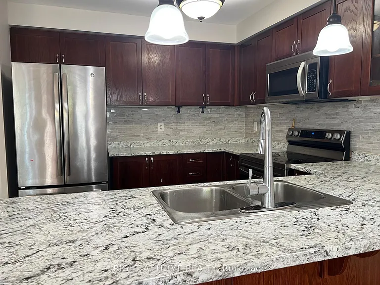 39 Golden Iris Cres — Photo 19