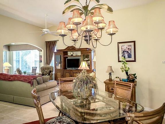 5th image of 780 Montrose Dr Unit 204