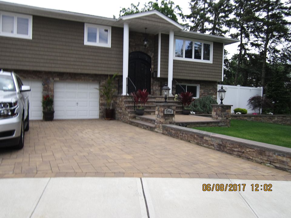 1st image of 1 Kenneth Ct