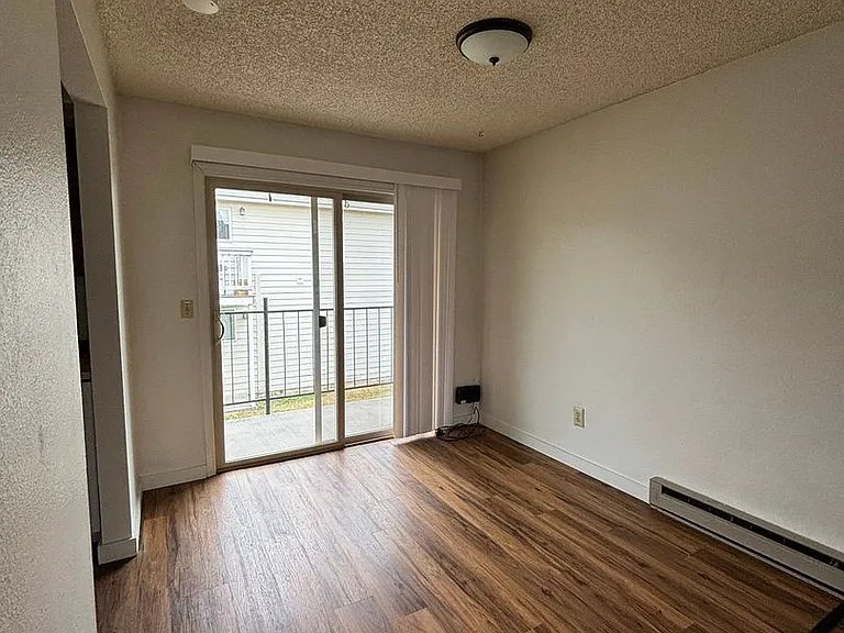 16 Hoffman Dr #1-4 — Photo 9