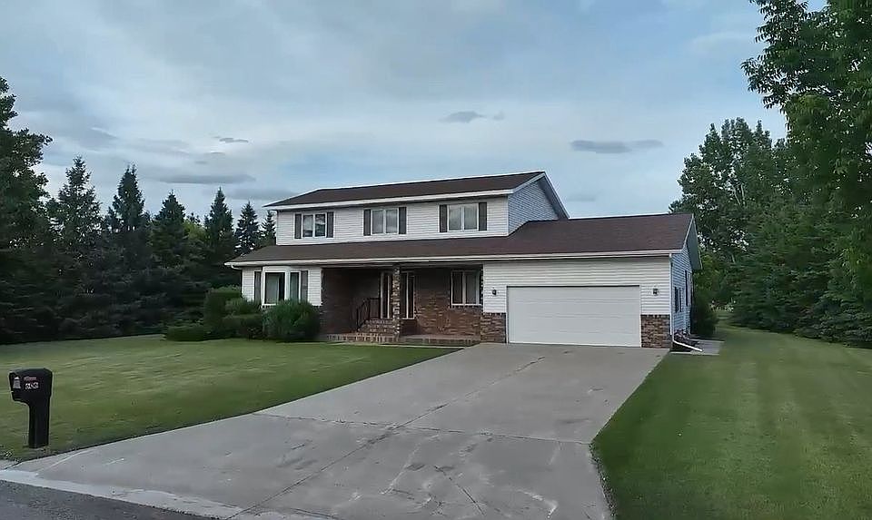 1st image of 606 4th St W