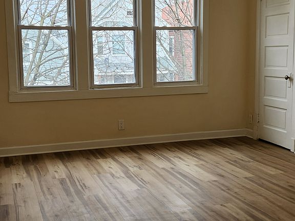 3rd image of 1923 N Monticello Ave #2