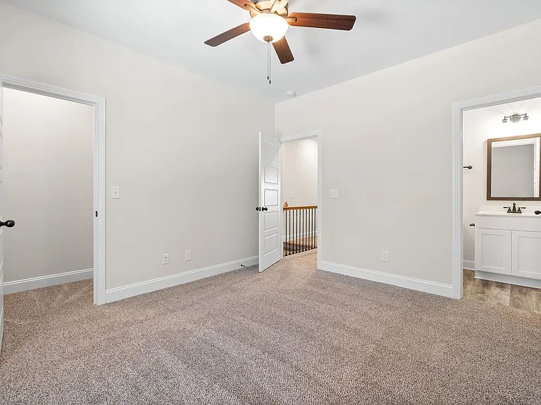 Oak St - 441 — Photo 18