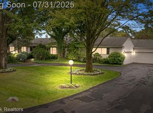 130 Endicott Rd, Bloomfield Hills, MI 48304