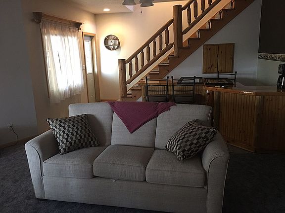 4th image of 104 N Parker Blvd