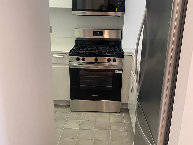 236 E 47th St #15E — Photo 8