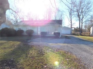 387 Eldon Dr NW, Warren, OH 44483