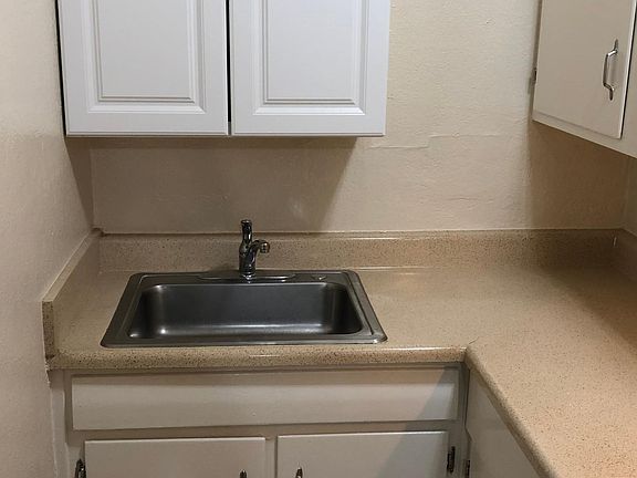 3rd image of 1020 Elm St APT 12