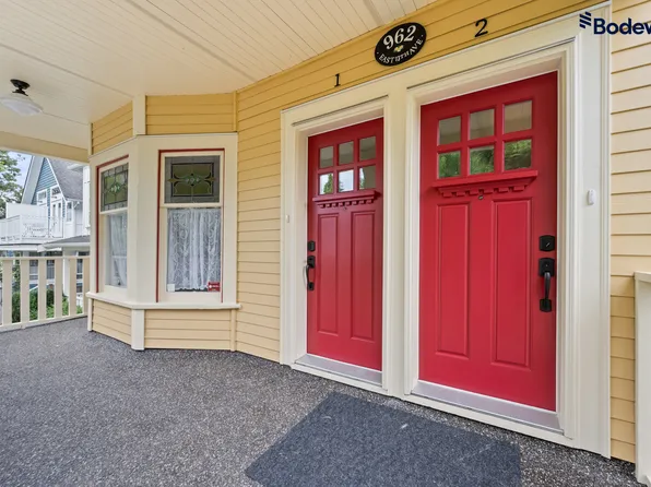 962 E 13th Ave, Vancouver, BC V5T 2L6