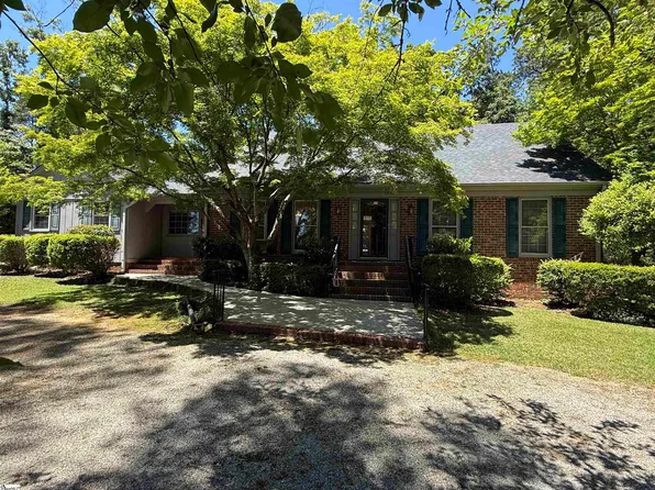 610 S Adair St, Clinton, SC 29325