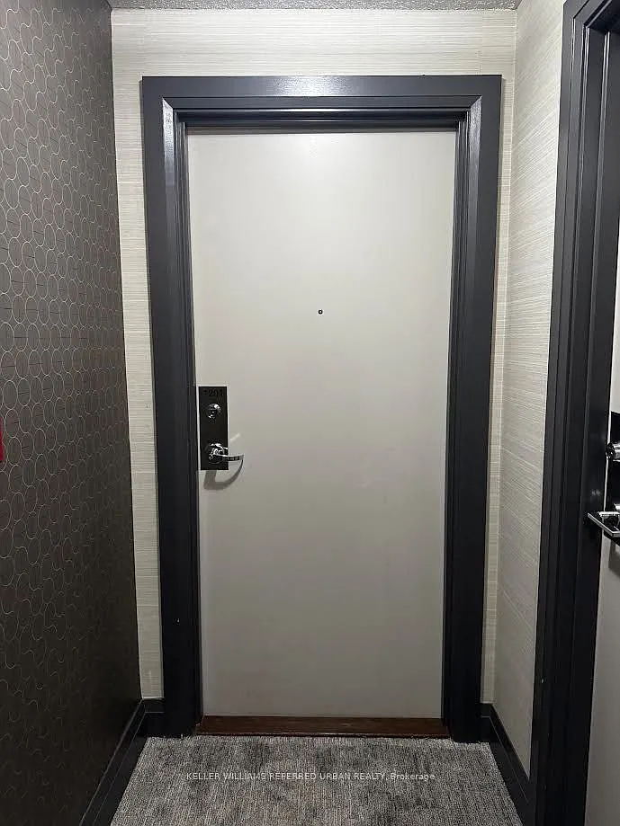 Centro Condos — Photo 3
