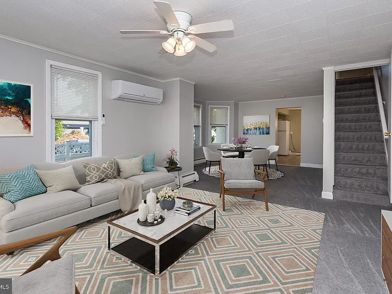 334 E Conestoga Rd — Photo 3